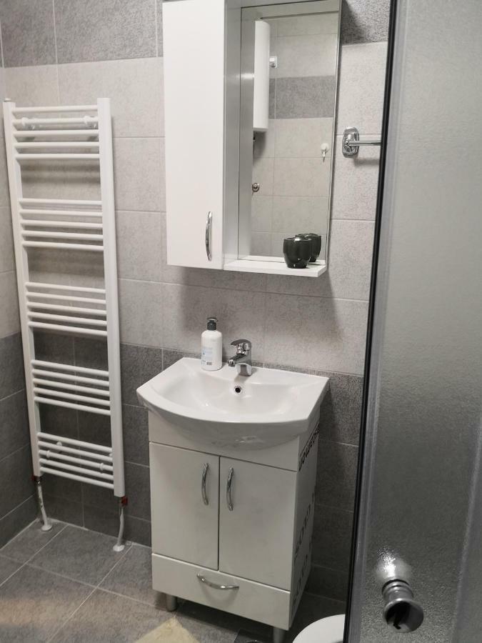 Apartman Gaga Lukavica Extérieur photo