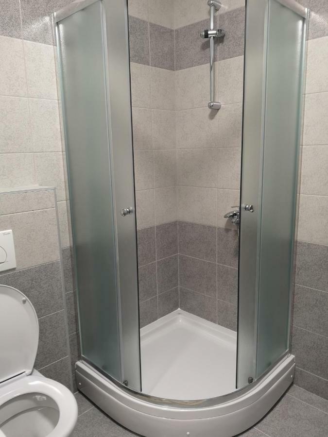 Apartman Gaga Lukavica Extérieur photo