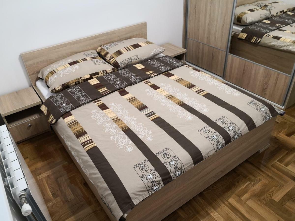 Apartman Gaga Lukavica Extérieur photo