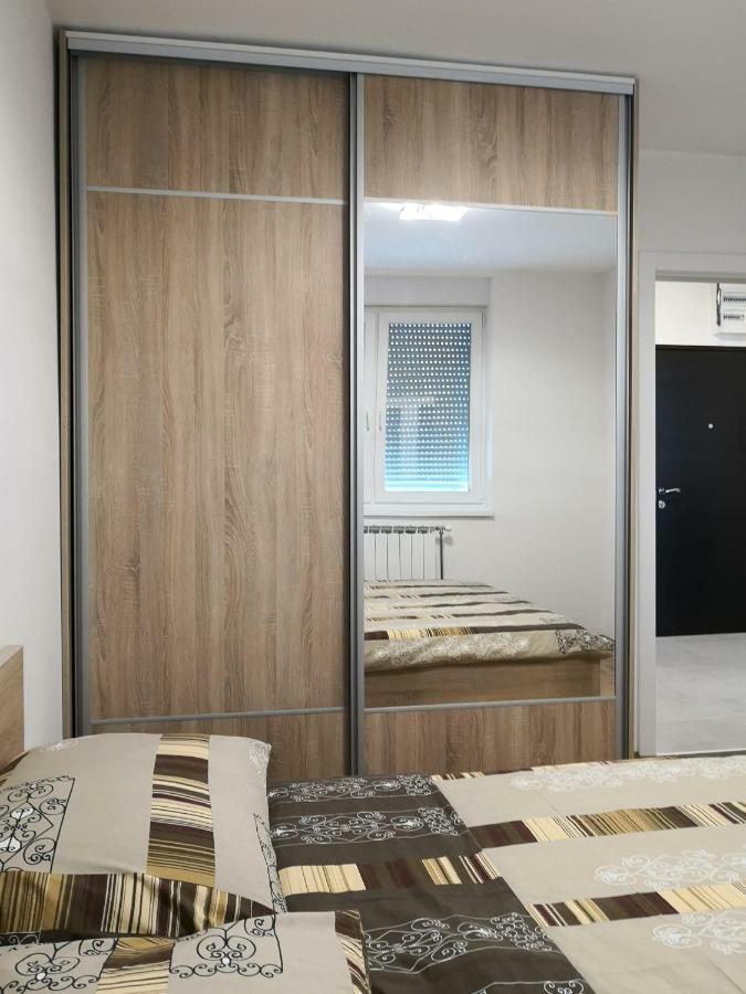 Apartman Gaga Lukavica Extérieur photo