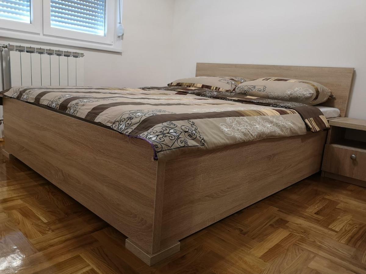 Apartman Gaga Lukavica Extérieur photo
